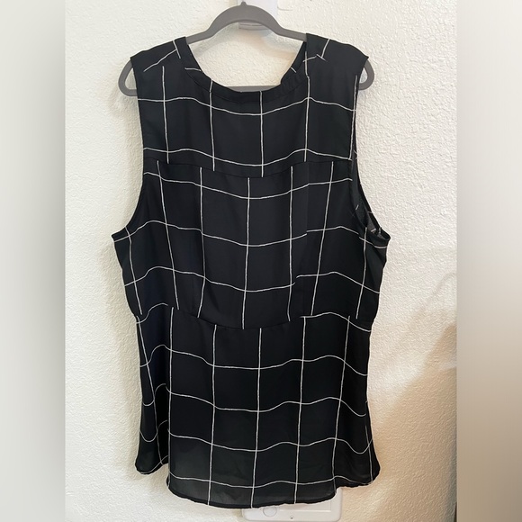 Torrid, Short Sleeve Blouse, 4x, Black - Picture 2 of 3